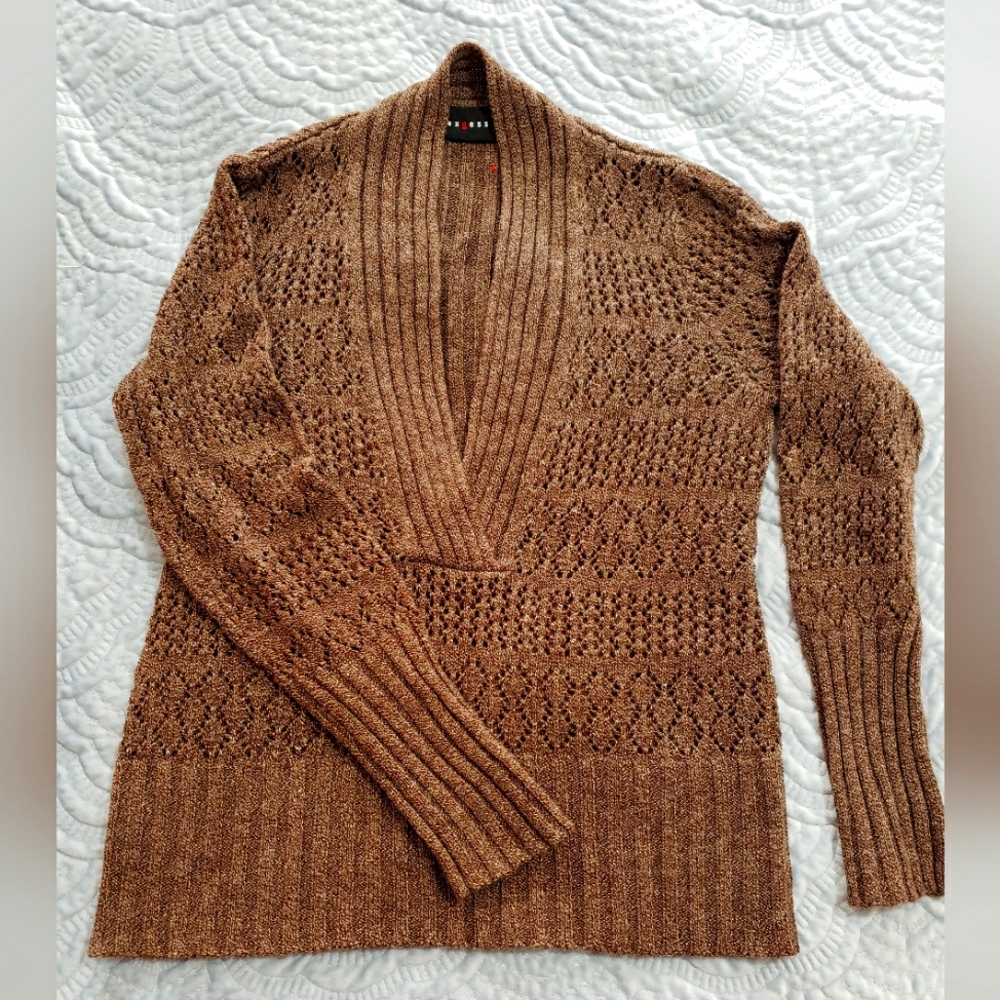 LIGHT WEIGHT BROWN SWEATER